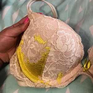 Victoria’s Secret push up bra size 32C